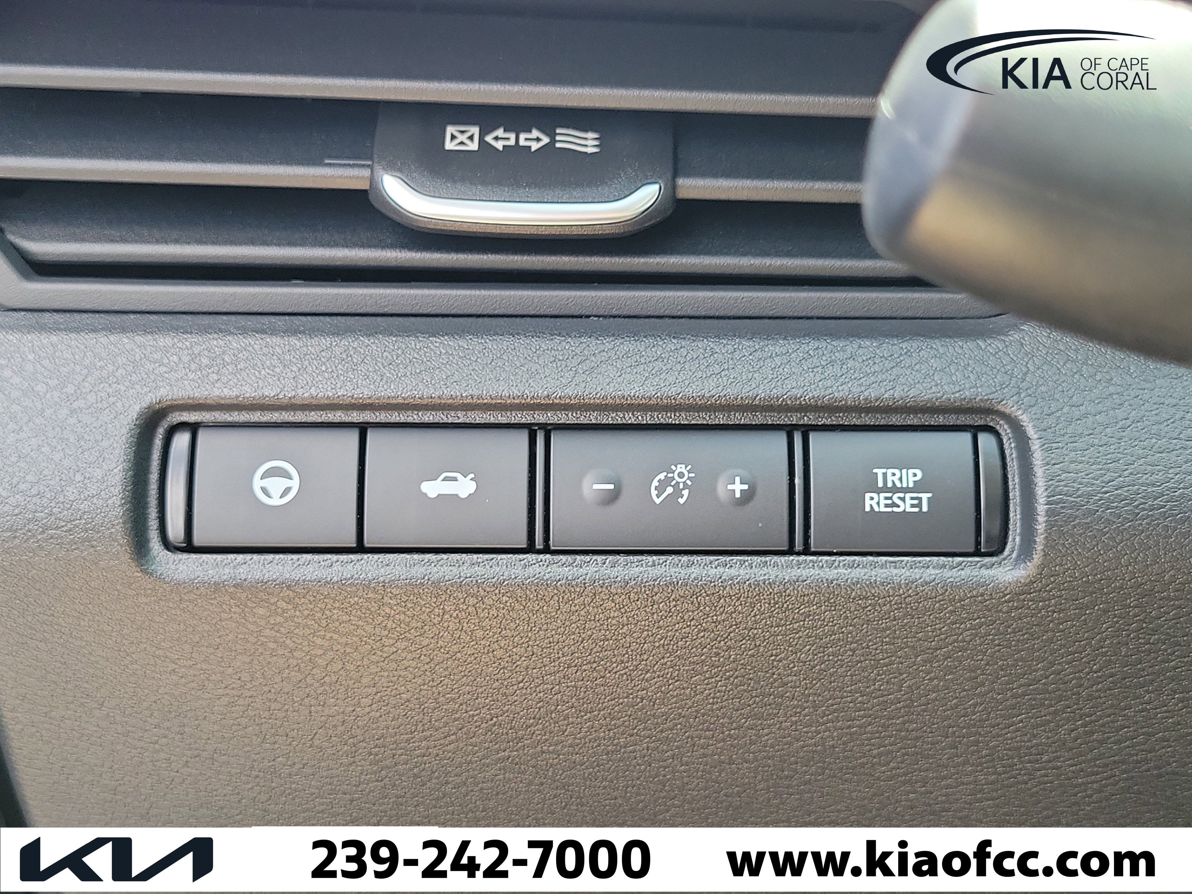 Used 2020 Nissan Altima 2.0 Platinum FWD image 24