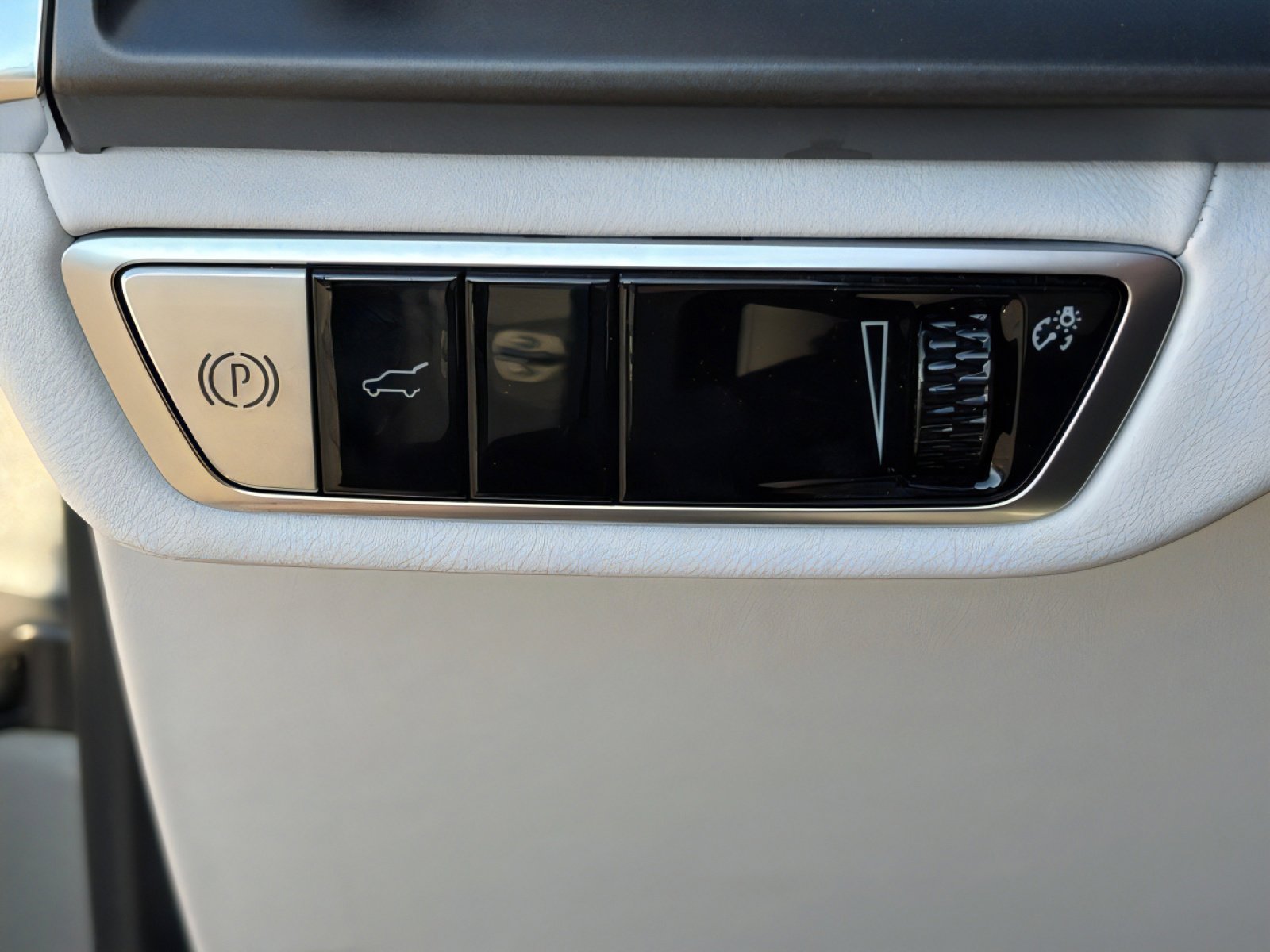 Used 2026 Cadillac Vistiq Luxury image 18