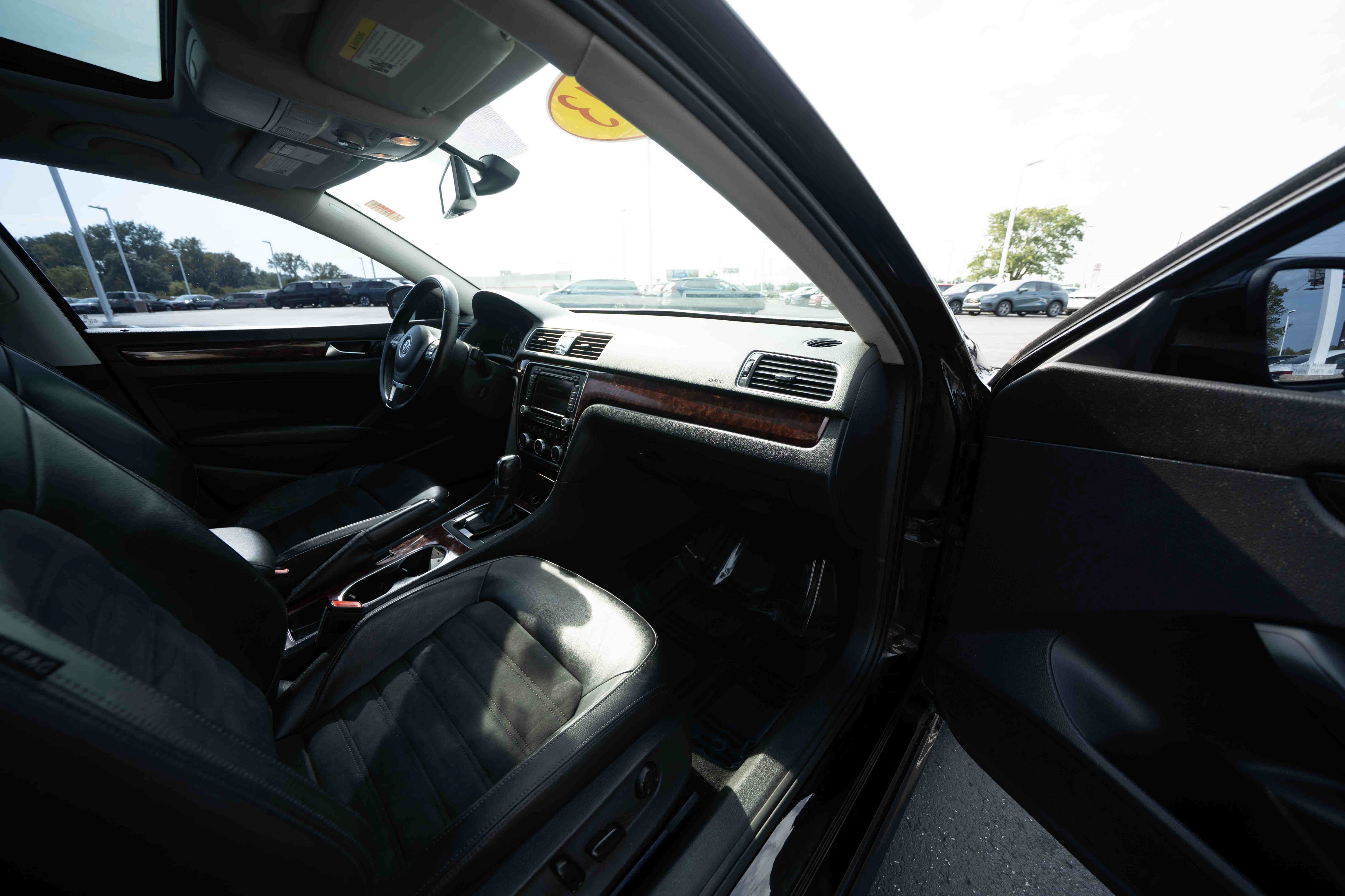 Used 2013 Volkswagen Passat 2.5 SEL Premium FWD image 22
