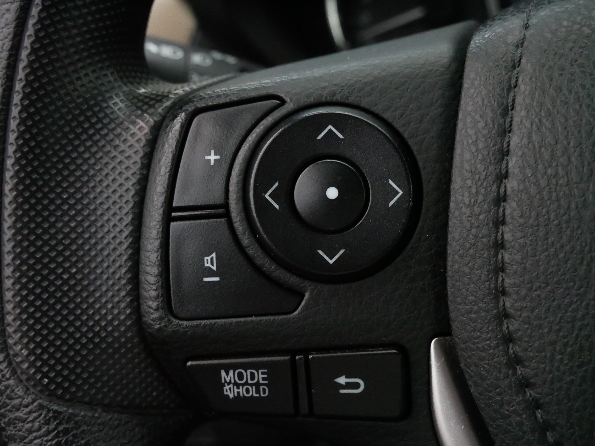 Used 2014 Toyota Corolla LE image 25