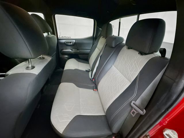 Used 2022 Toyota Tacoma TRD Sport AWD/4WD image 22