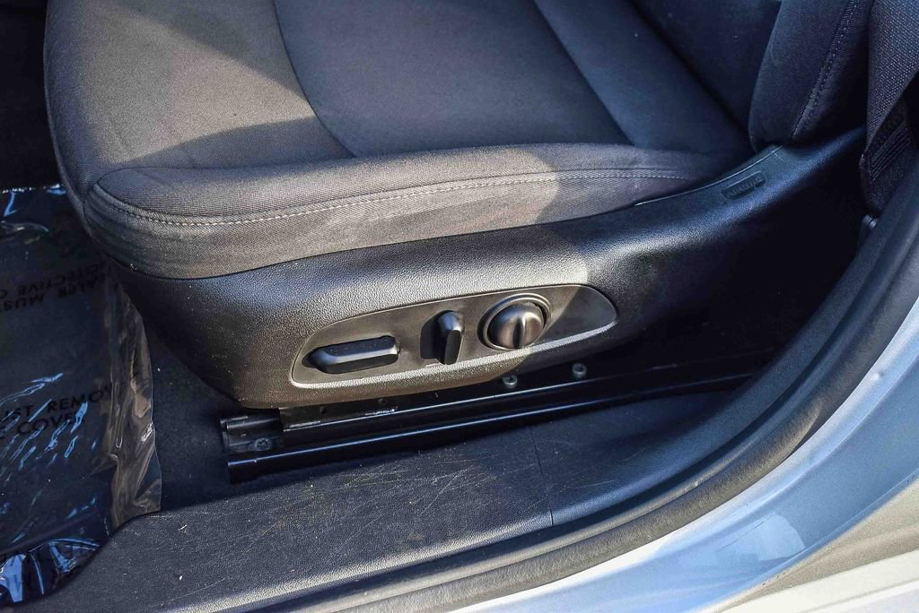 Used 2019 Chevrolet Malibu LT image 21