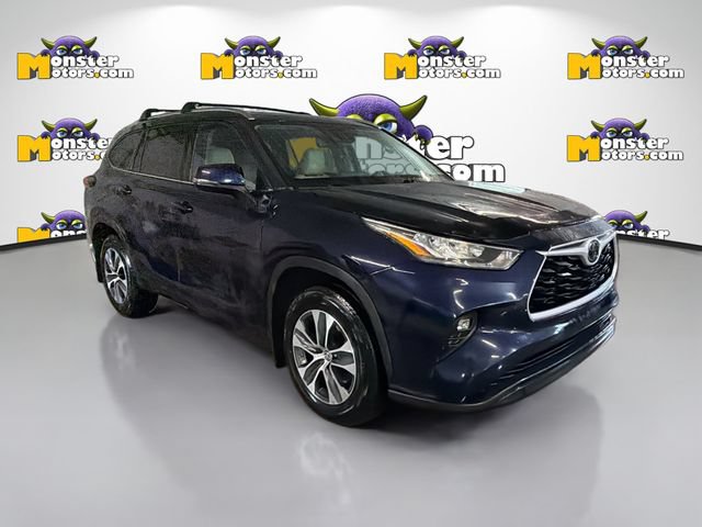 Used 2020 Toyota Highlander XLE AWD/4WD image 3