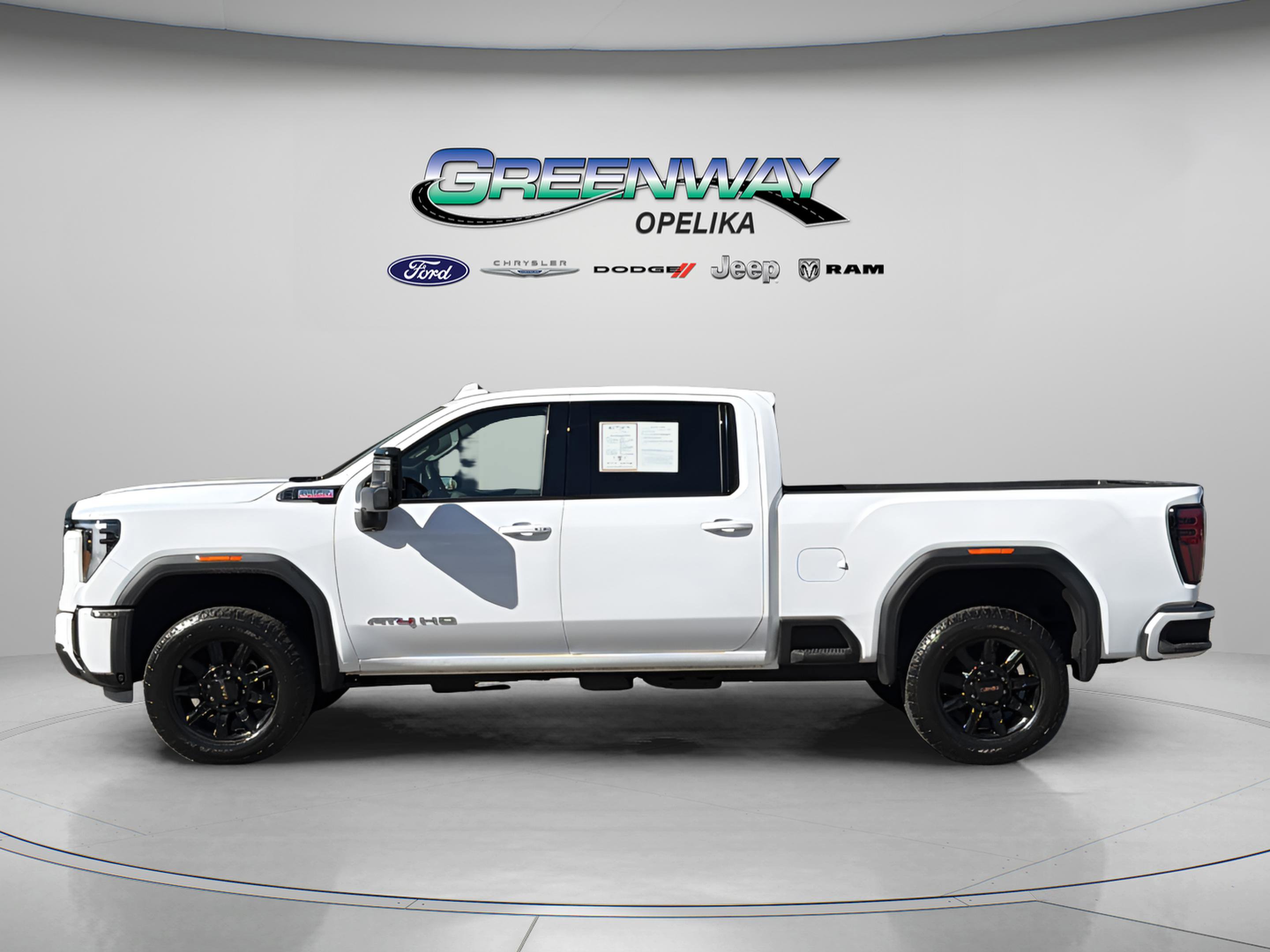 Used 2026 GMC Sierra 2500 AT4 image 4