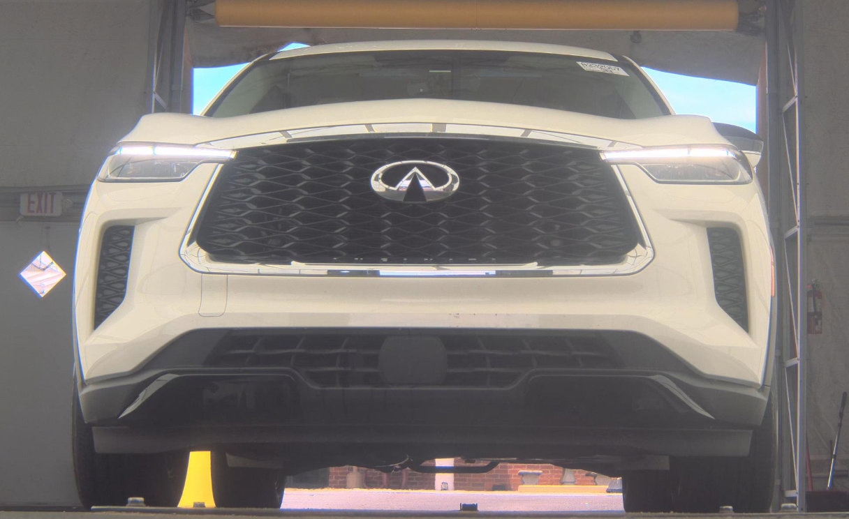 Certified 2023 INFINITI QX60 Pure FWD image 2