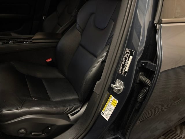 Used 2022 Volvo S60 B5 Momentum w/ Premium Package AWD/4WD image 11