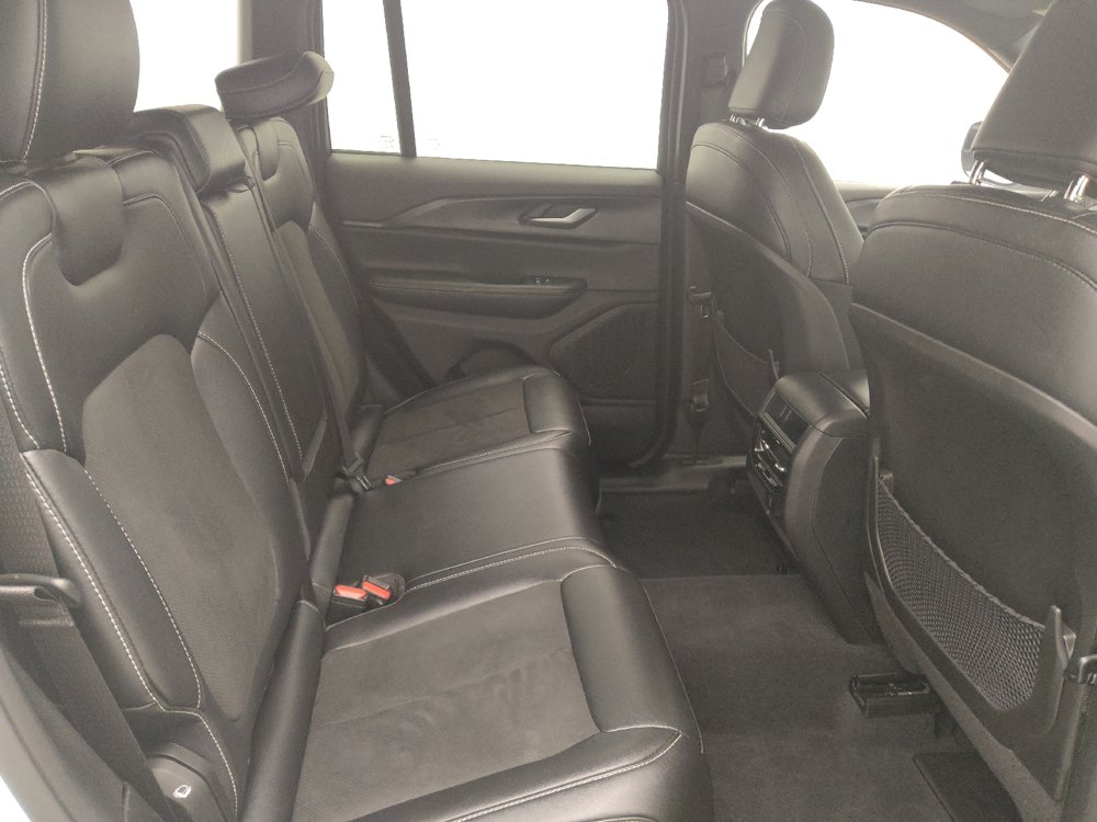 Used 2023 Jeep Grand Cherokee Altitude RWD image 19