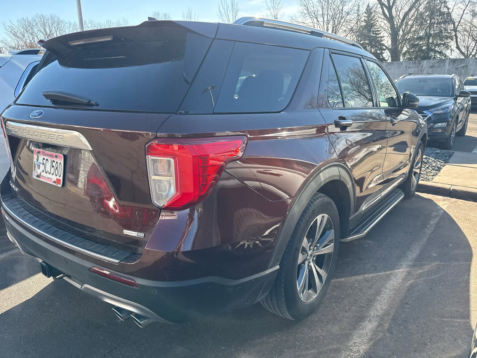 Used 2020 Ford Explorer Platinum video 2