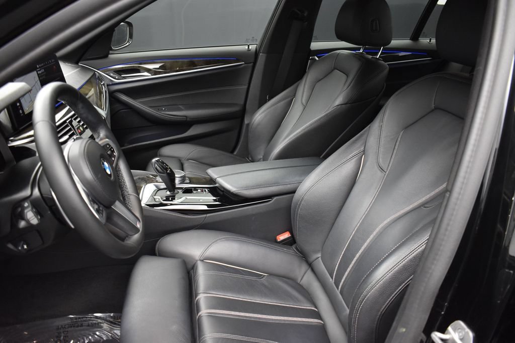 Used 2021 BMW 540i w/ M Sport Package RWD image 11