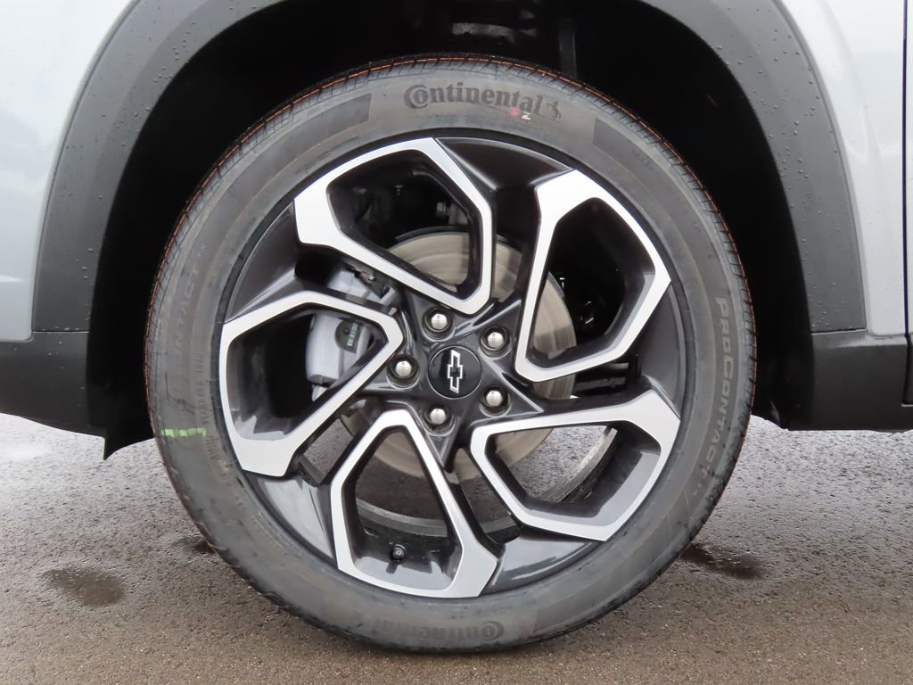 New 2026 Chevrolet Trax RS w/ Sunroof Package FWD image 15