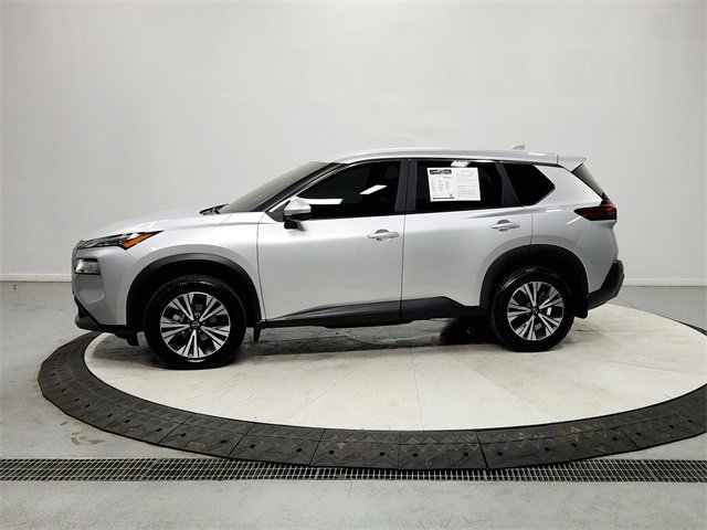Used 2022 Nissan Rogue SV image 4