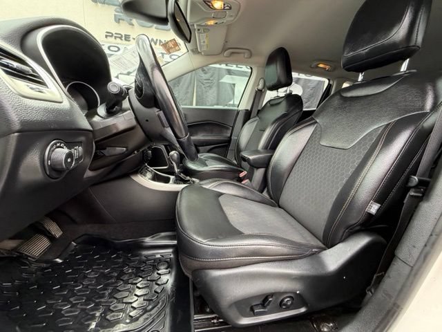 Used 2019 Jeep Compass Latitude w/ Popular Equipment Group FWD image 13