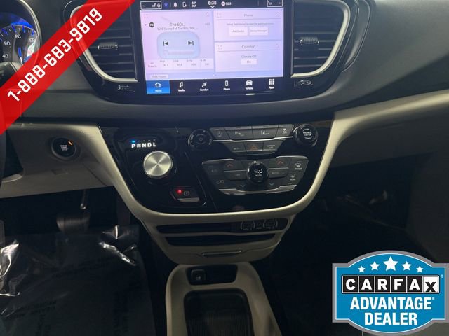 Used 2023 Chrysler Pacifica Touring-L FWD image 6