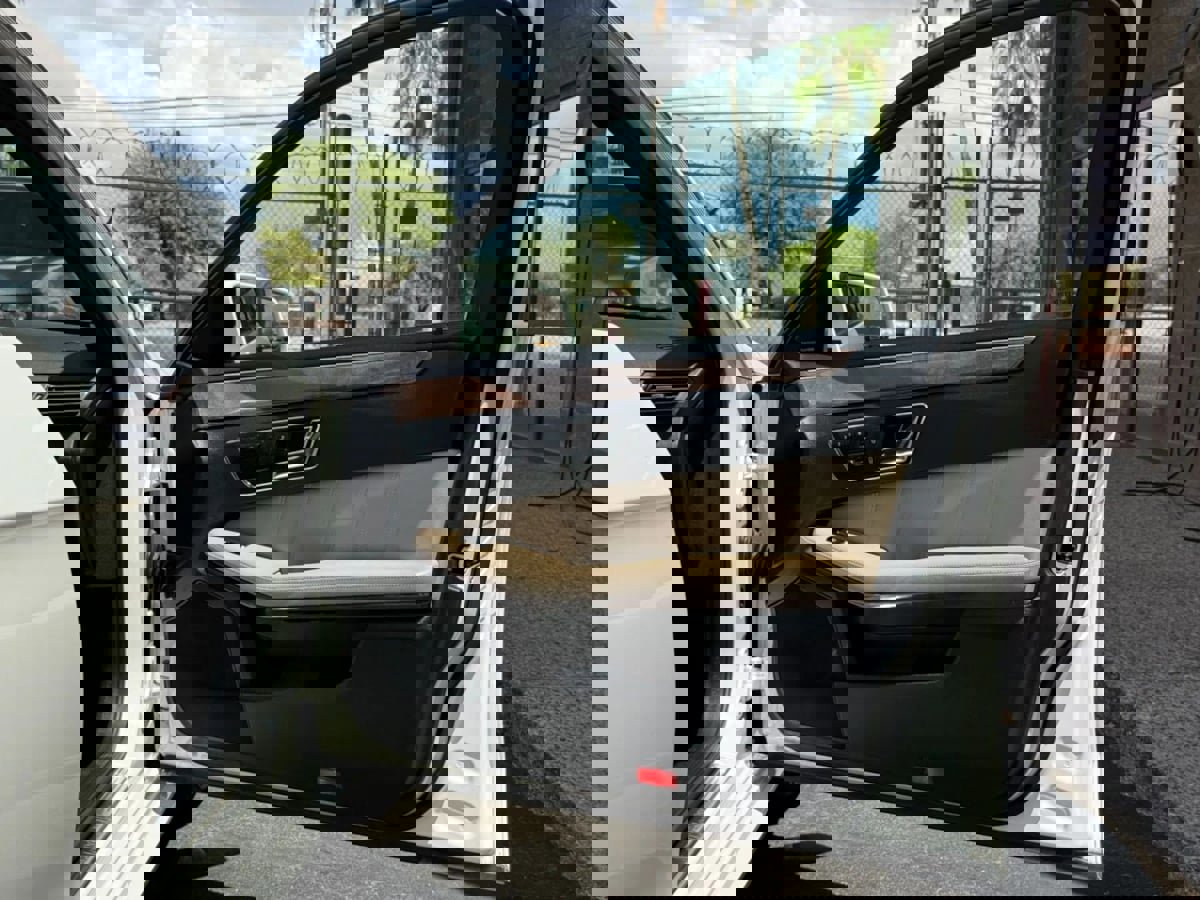 Used 2011 Mercedes-Benz E 350 Sport image 59