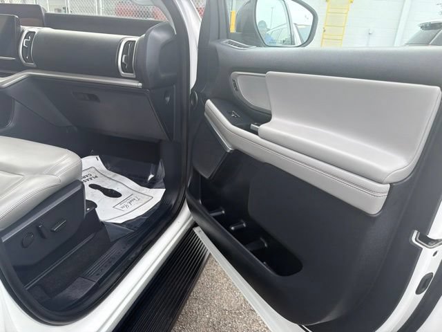 Used 2025 Ford Expedition Active AWD/4WD image 30