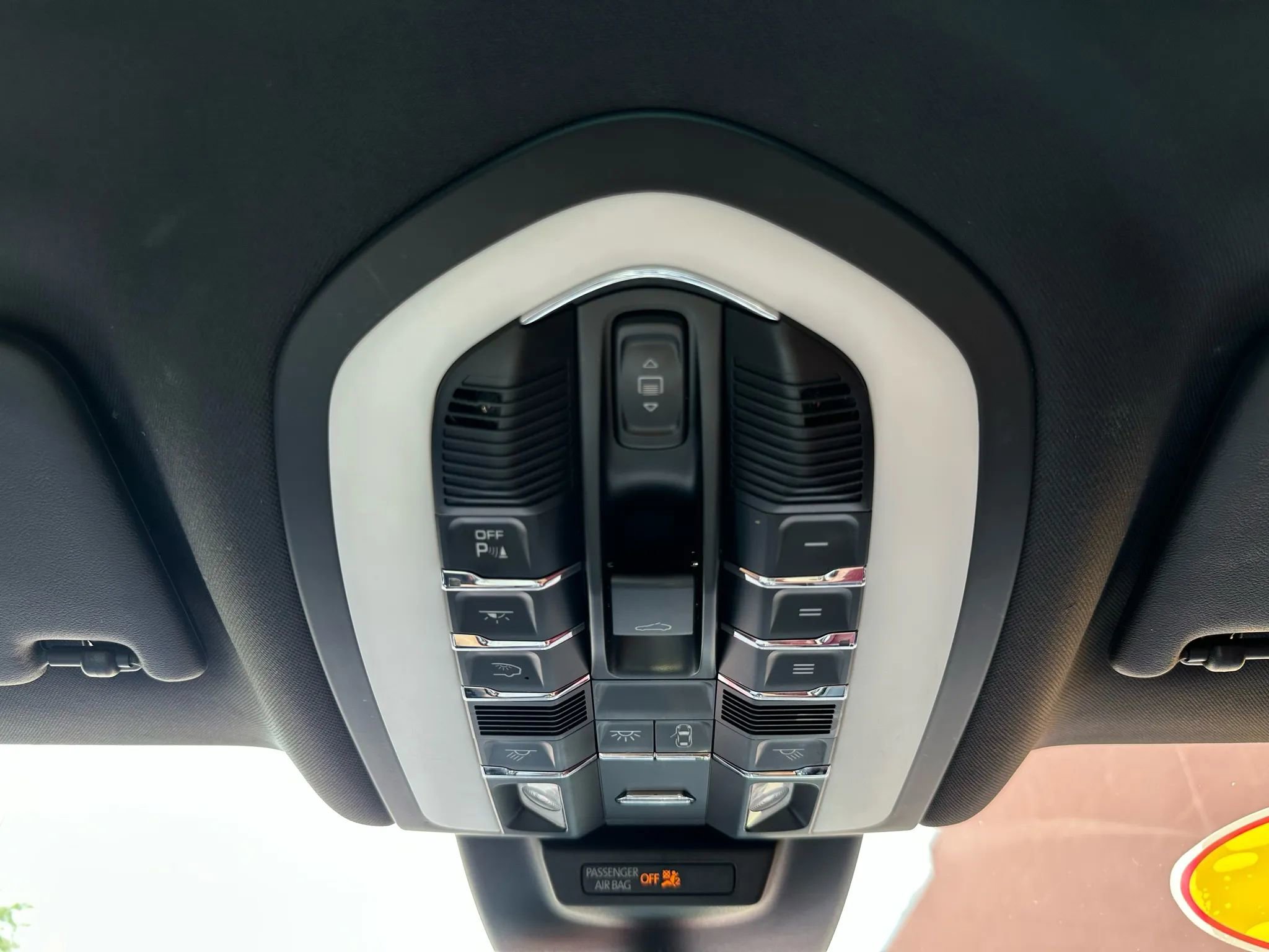 Used 2020 Porsche Macan S image 37