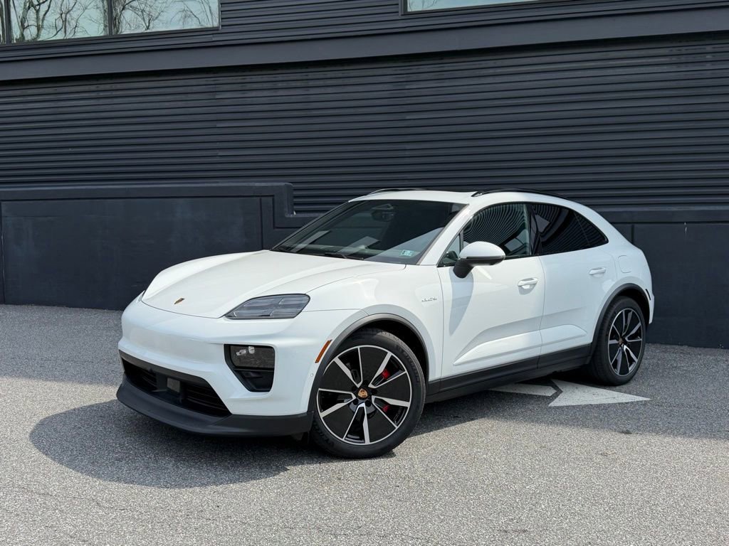 New 2025 Porsche Macan 4S Electric image 6