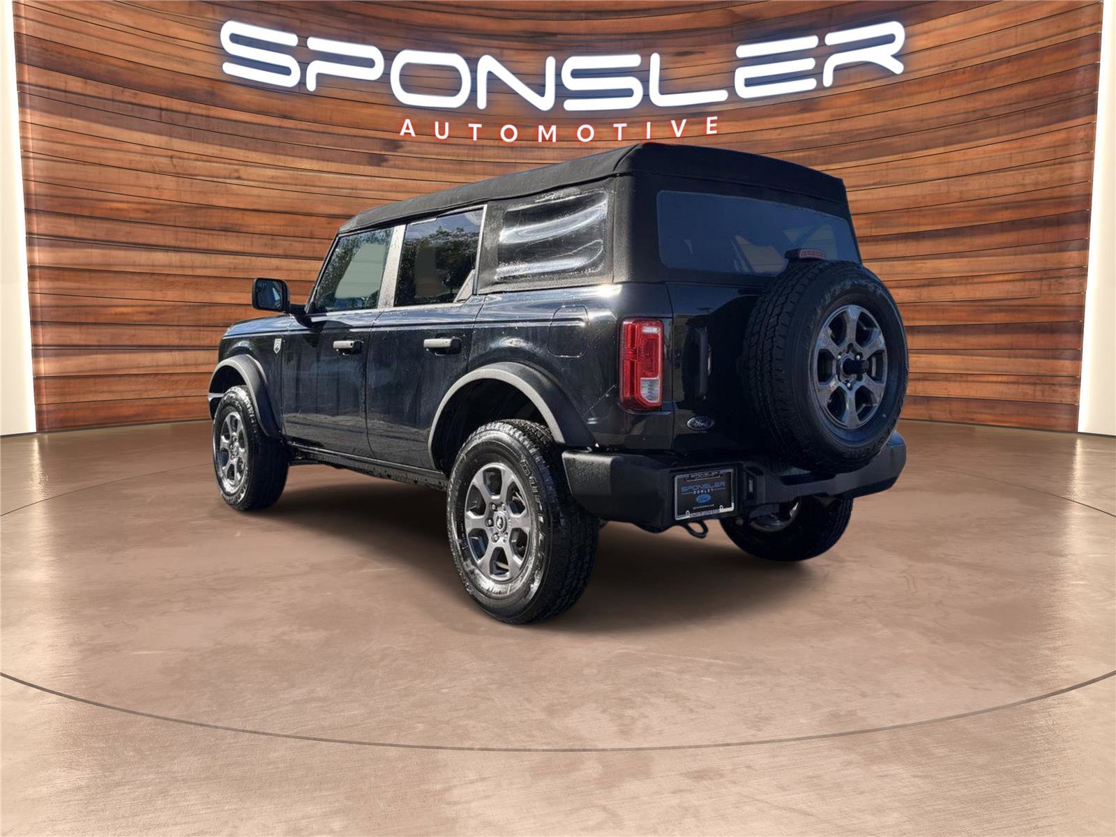 Used 2024 Ford Bronco Big Bend image 3
