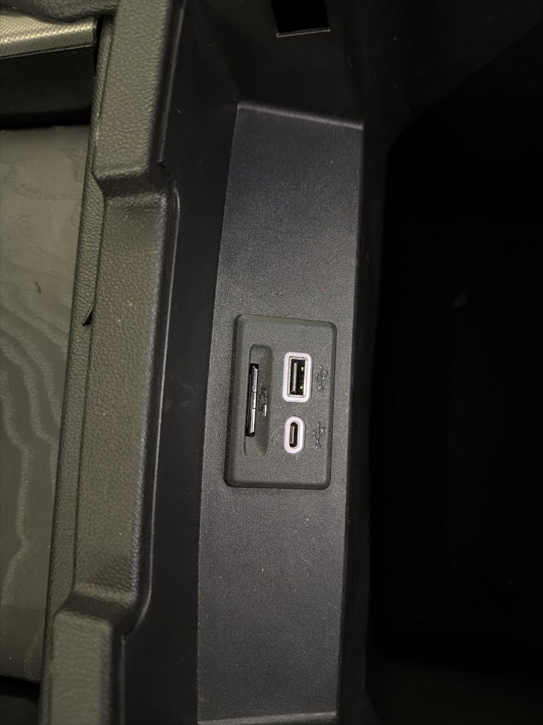 Used 2021 GMC Yukon Denali w/ Denali Premium Package image 26