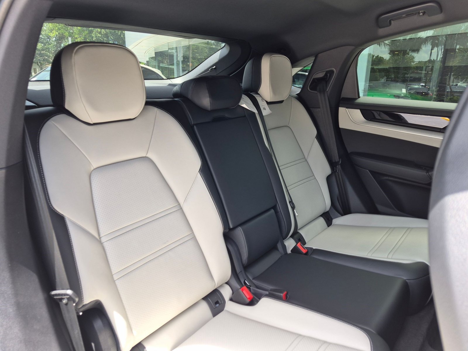 New 2026 Porsche Cayenne Coupe AWD/4WD image 25