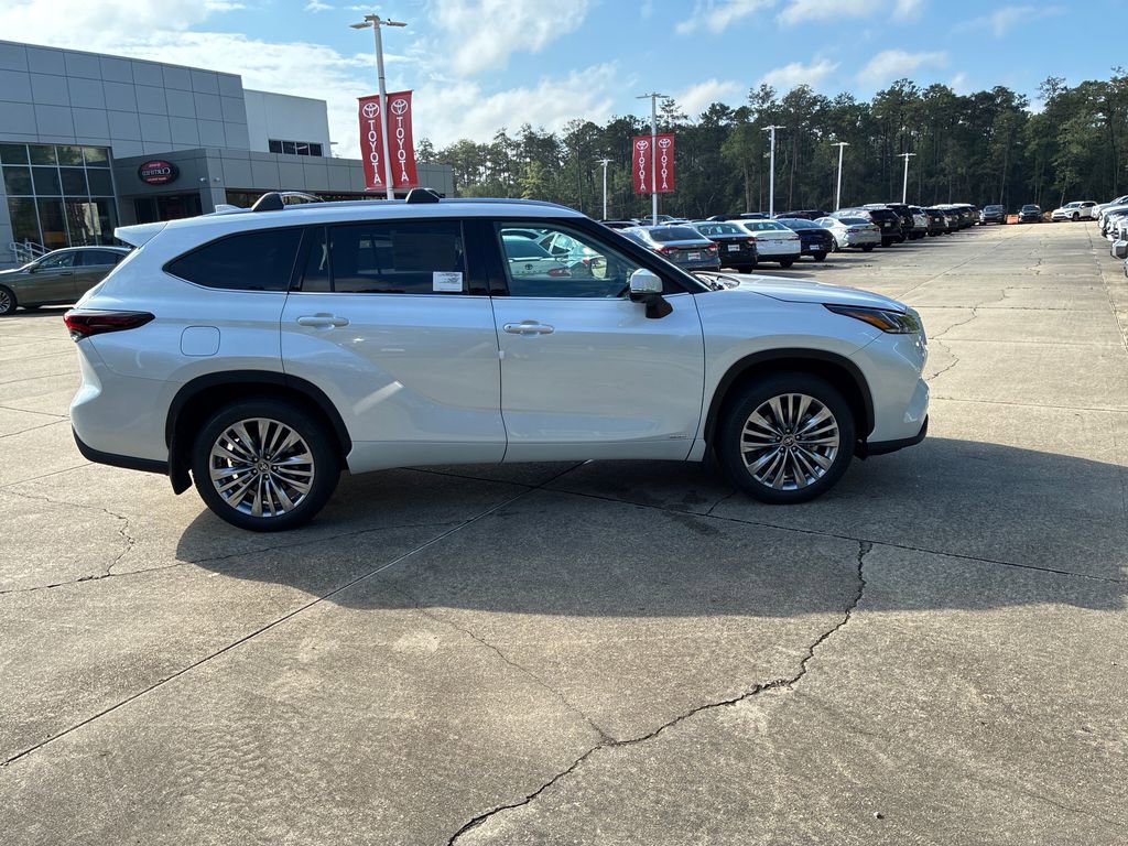New 2026 Toyota Highlander Platinum AWD/4WD image 8
