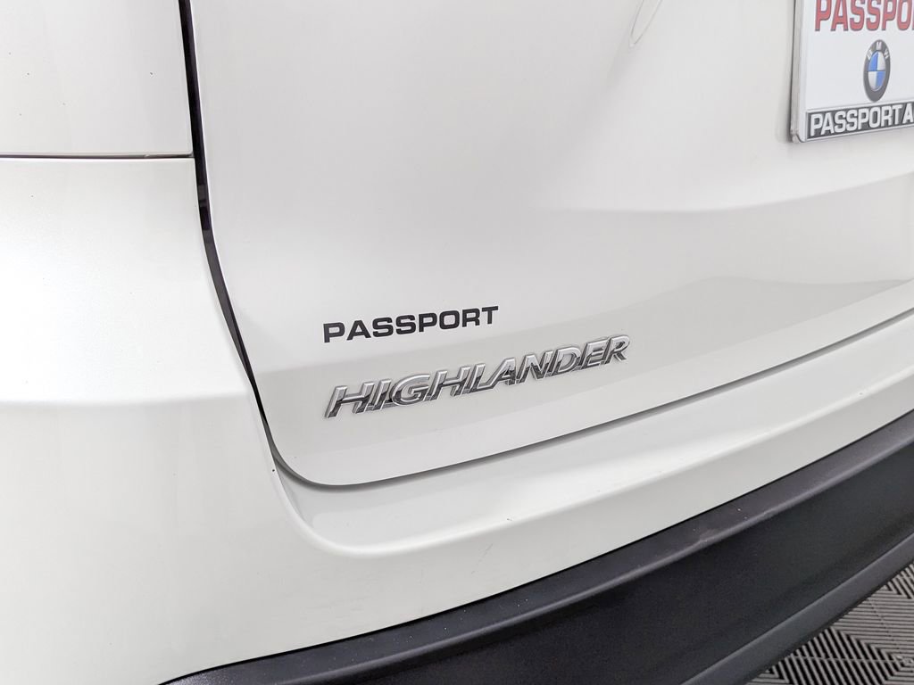 Used 2019 Toyota Highlander XLE AWD/4WD image 10