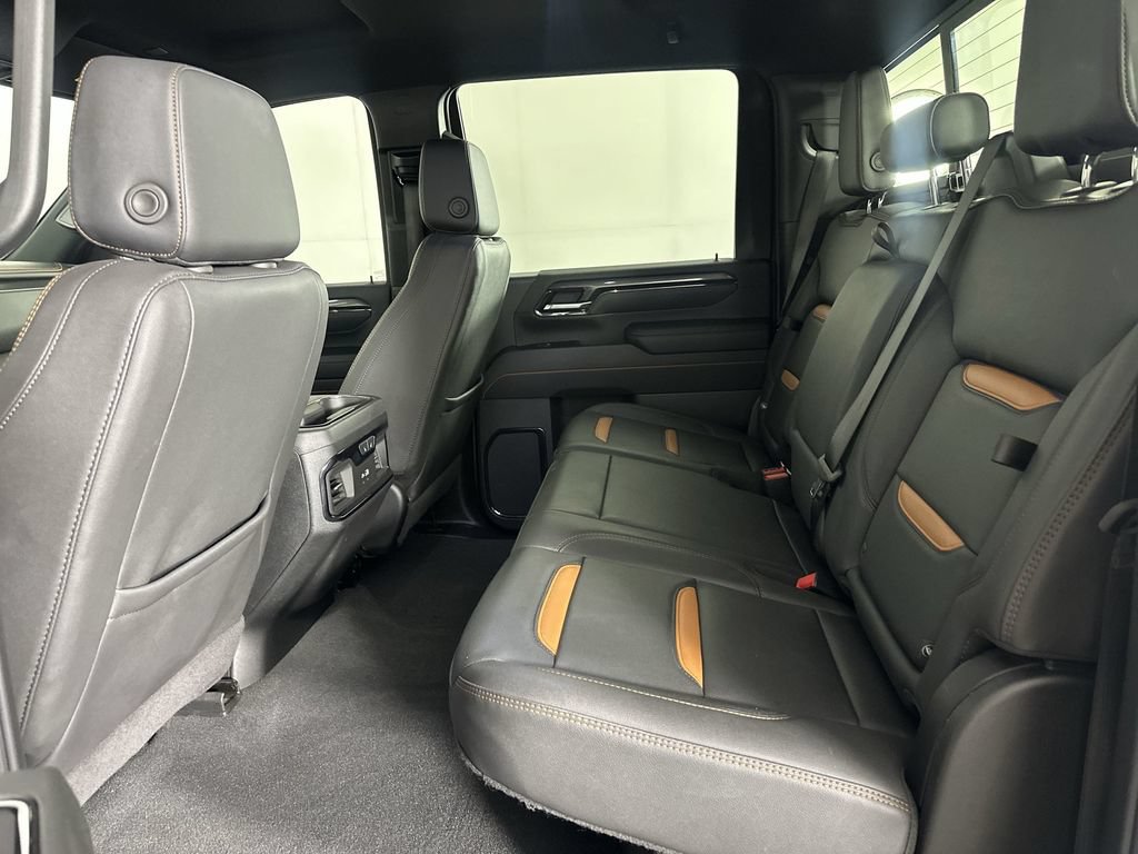 Used 2025 GMC Sierra 3500 AT4 w/ AT4 Preferred Package AWD/4WD image 27