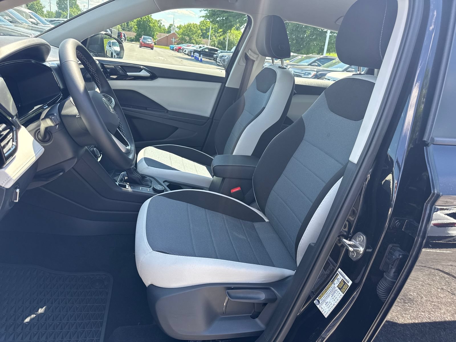 Certified 2025 Volkswagen Taos S AWD/4WD image 10