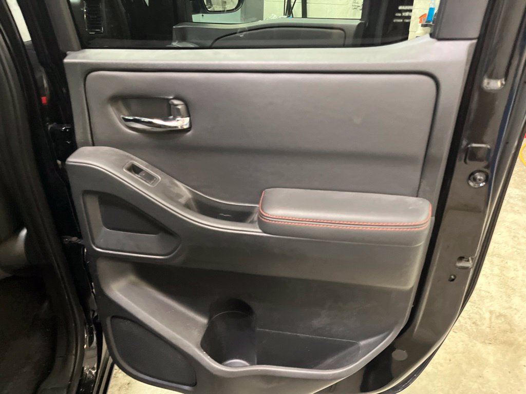 Used 2024 Nissan Frontier PRO-4X AWD/4WD image 30