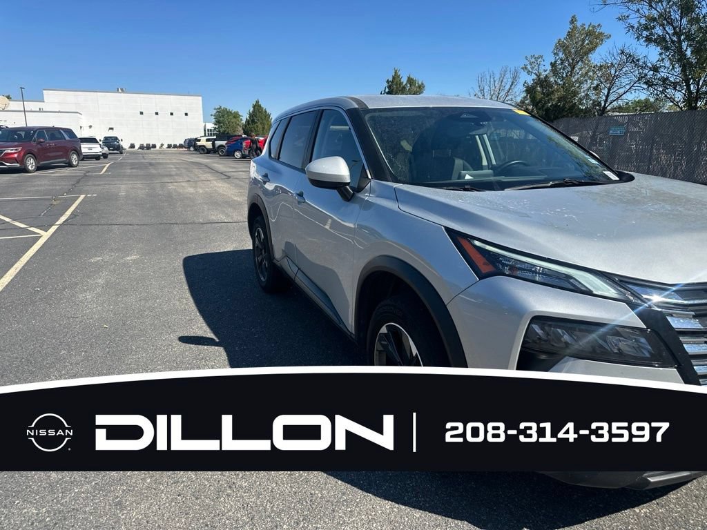 Used 2025 Nissan Rogue SV AWD/4WD image 22