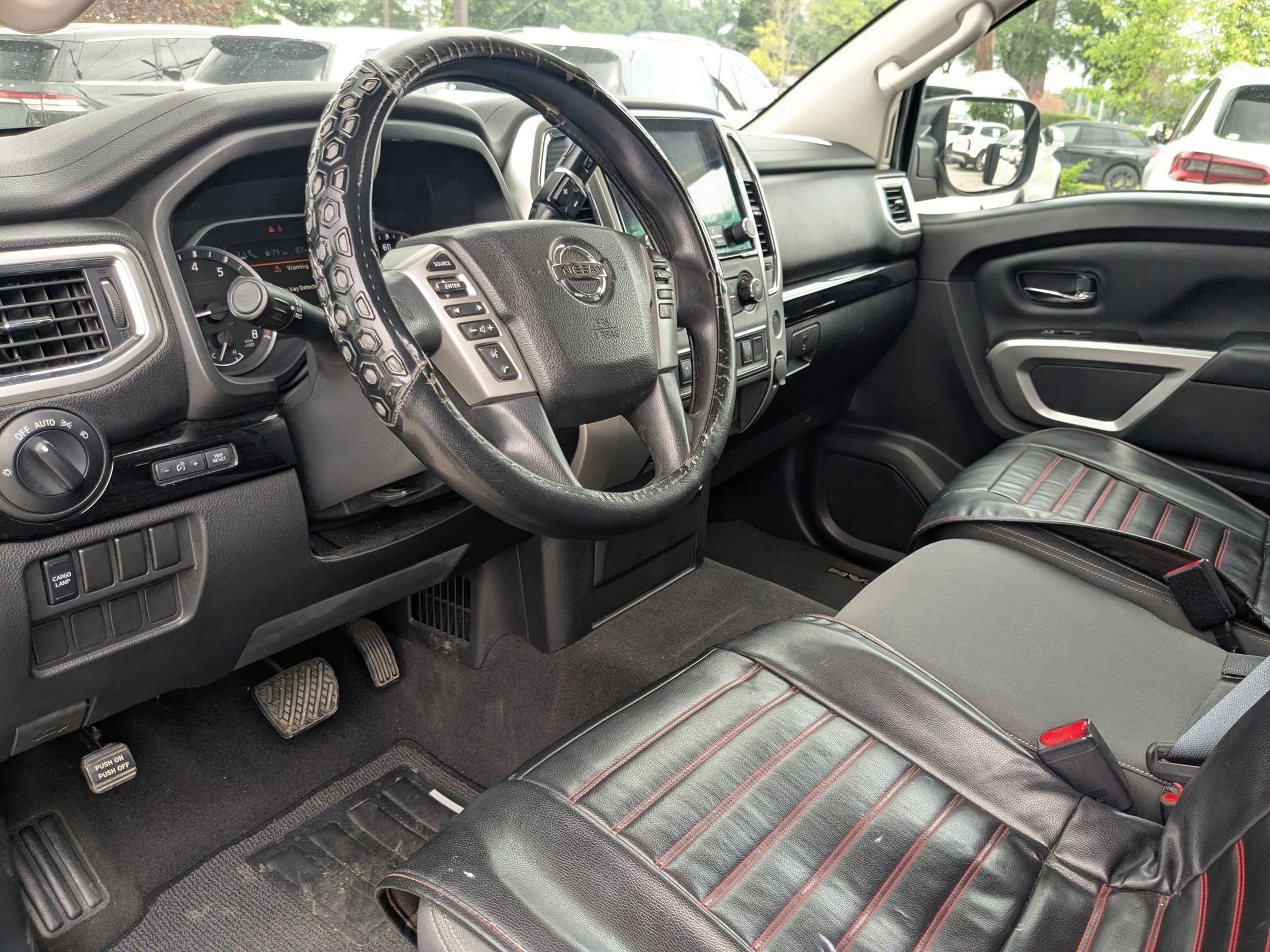 Used 2021 Nissan Titan SV w/ Accessory Utility Package RWD image 10