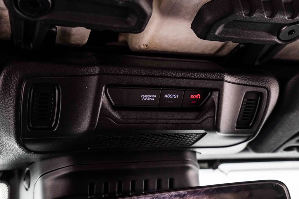 Used 2024 Jeep Gladiator Mojave AWD/4WD image 37