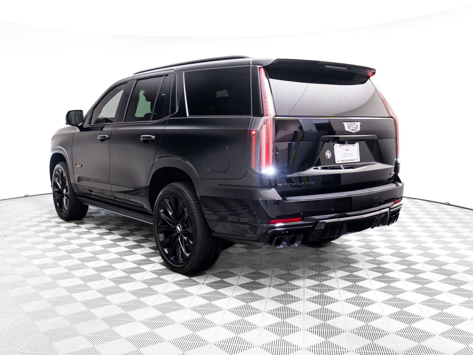 Certified 2025 Cadillac Escalade V w/ LPO, ONYX Package image 3
