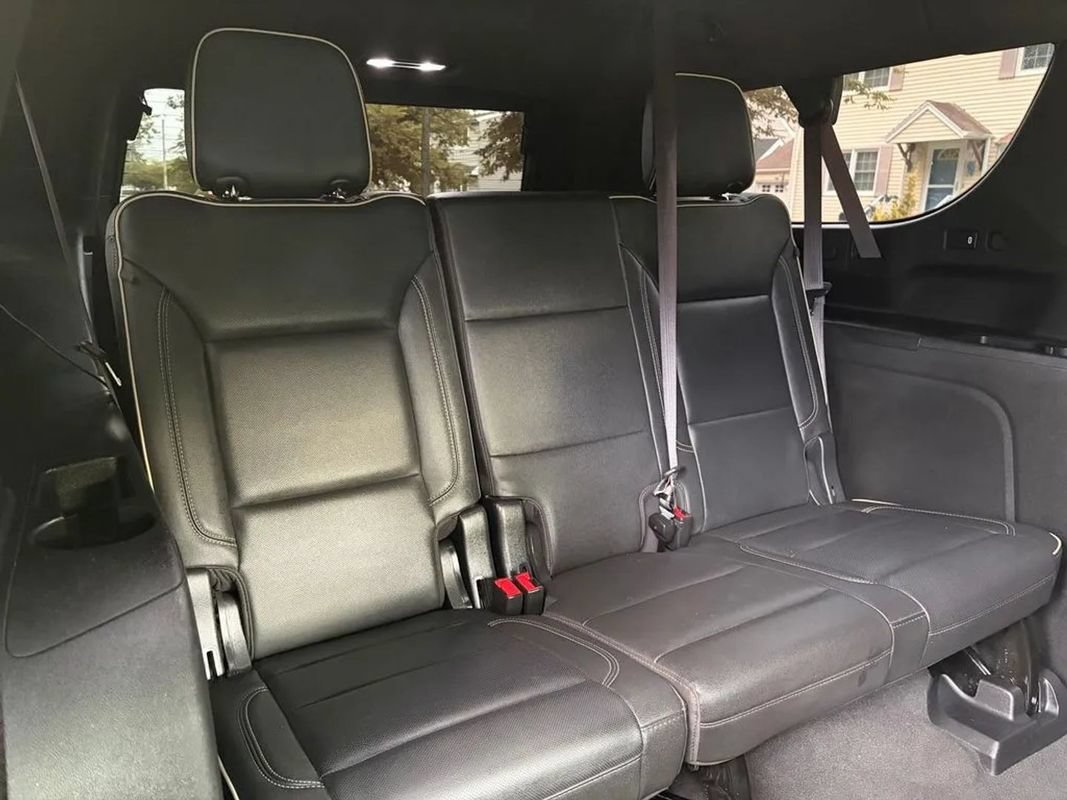 Used 2022 Chevrolet Suburban Premier w/ Premium Package AWD/4WD image 36
