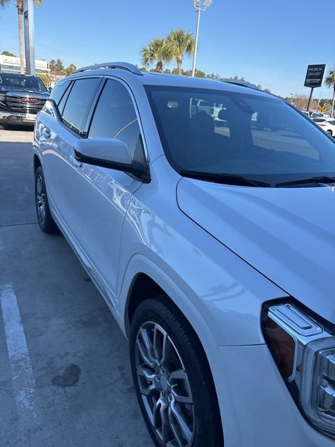 Used 2022 GMC Terrain Denali image 2