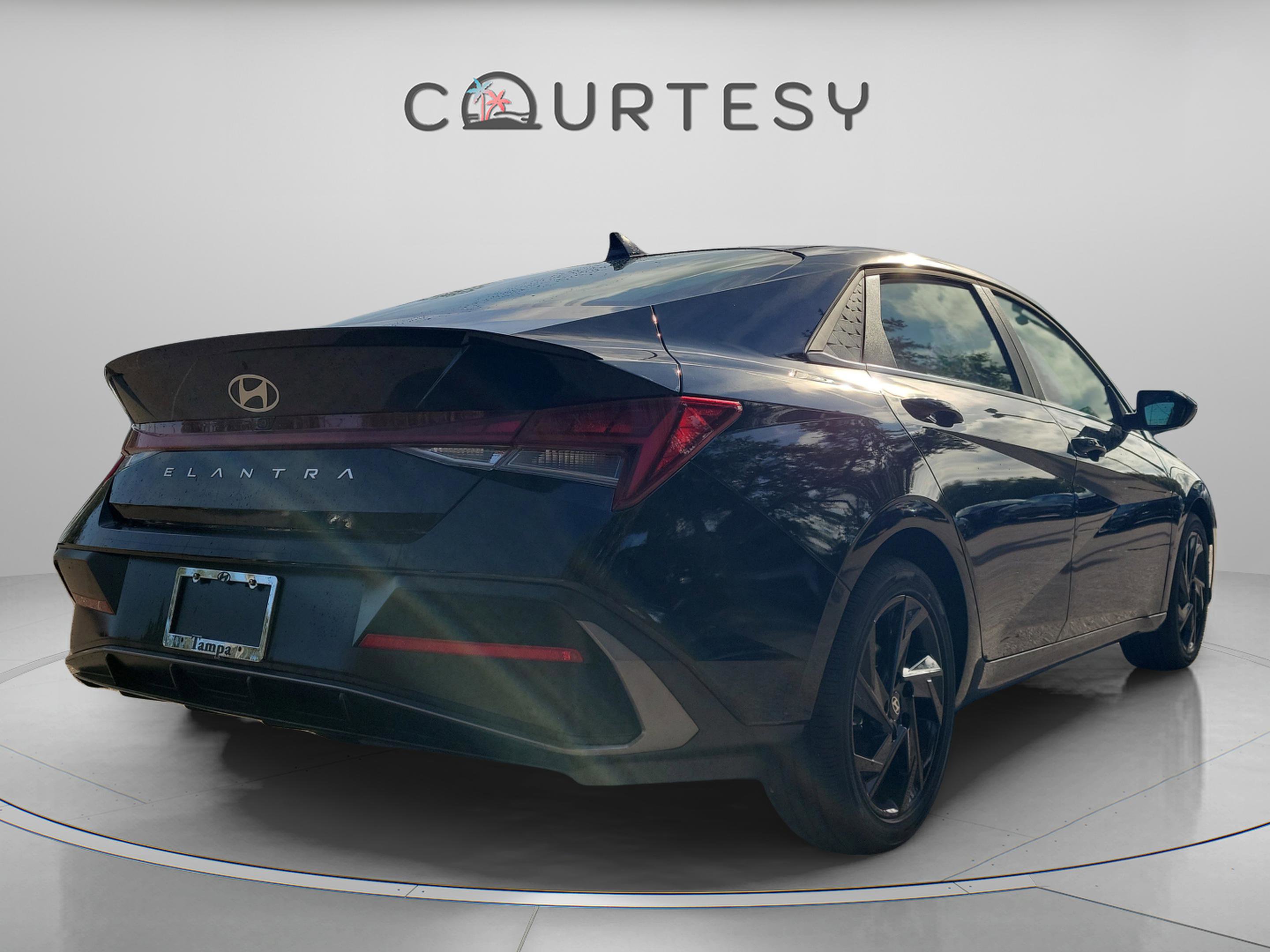 New 2026 Hyundai Elantra SEL Sport image 4