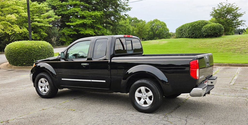 Used 2010 Nissan Frontier SE w/ SE Value Truck Pkg RWD image 19