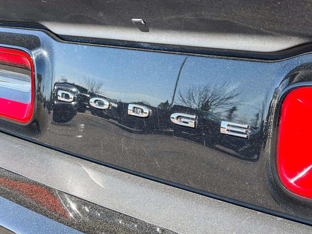 Used 2021 Dodge Challenger SXT image 9