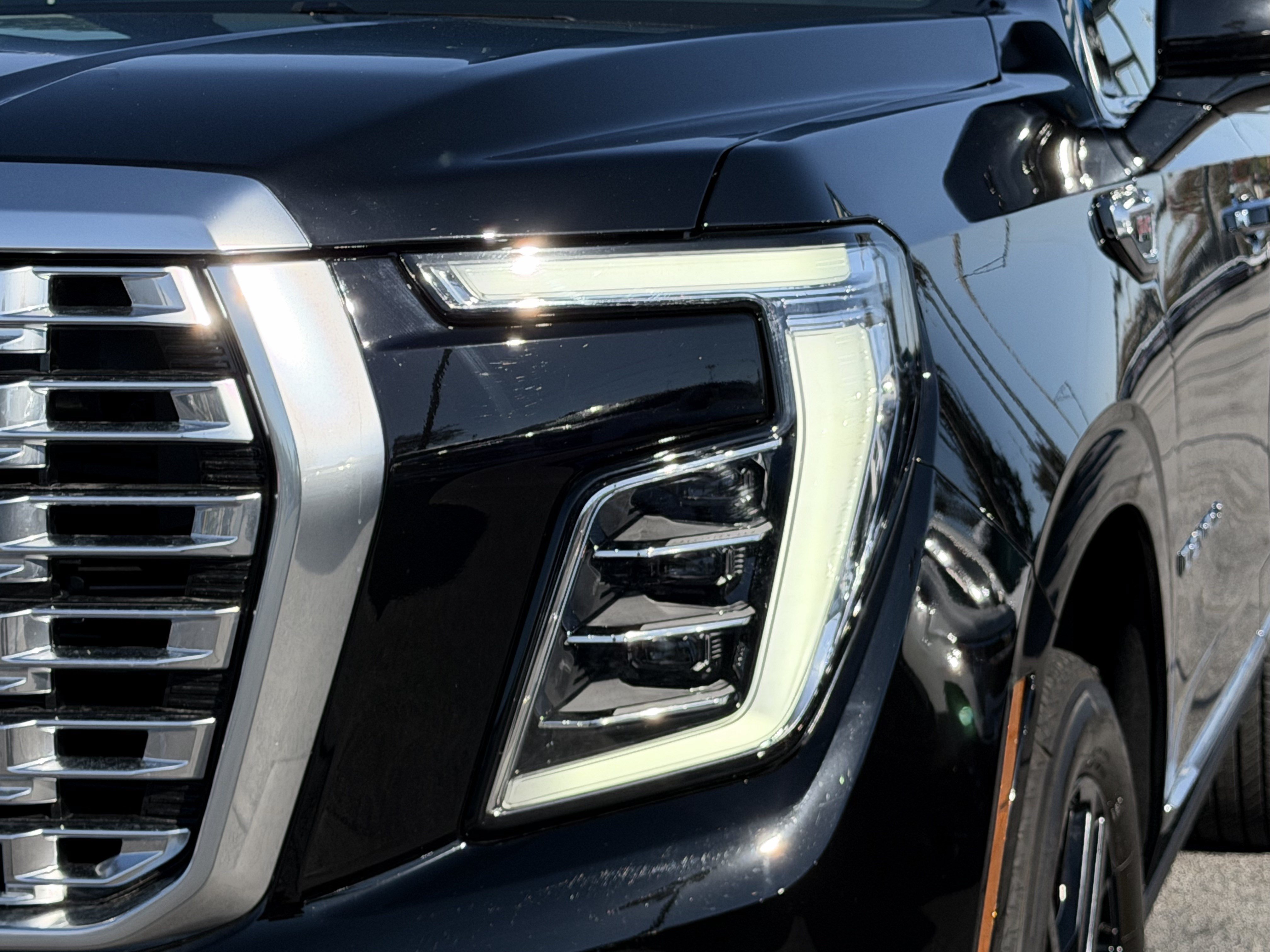 Used 2026 GMC Yukon Denali w/ Sun & Power Step Package AWD/4WD image 6