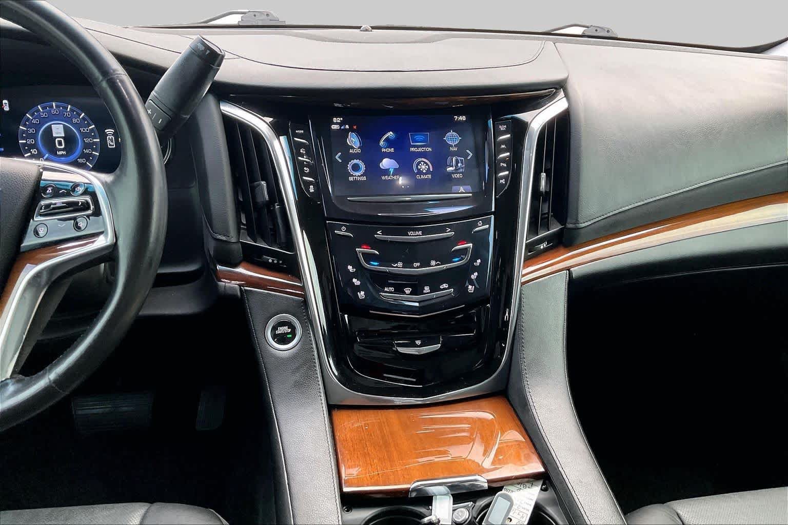 Used 2017 Cadillac Escalade Premium Luxury RWD image 6