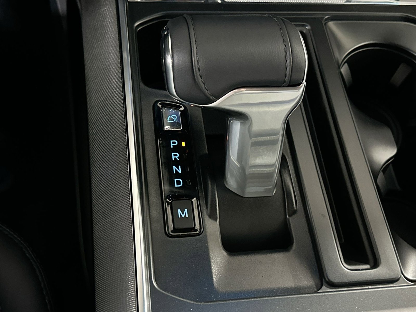 New 2025 Ford F150 Platinum w/ Equipment Group 702A High image 32