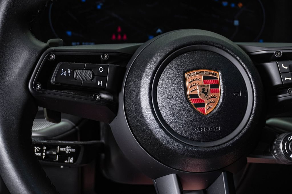 Certified 2025 Porsche Cayenne Coupe AWD/4WD image 20
