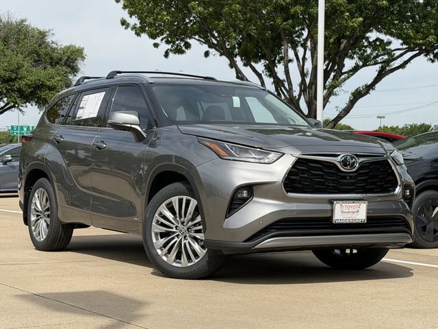 New 2026 Toyota Highlander Platinum image 2