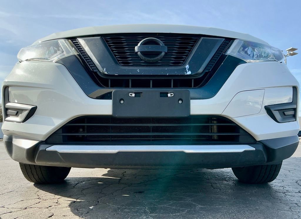 Used 2017 Nissan Rogue S image 9