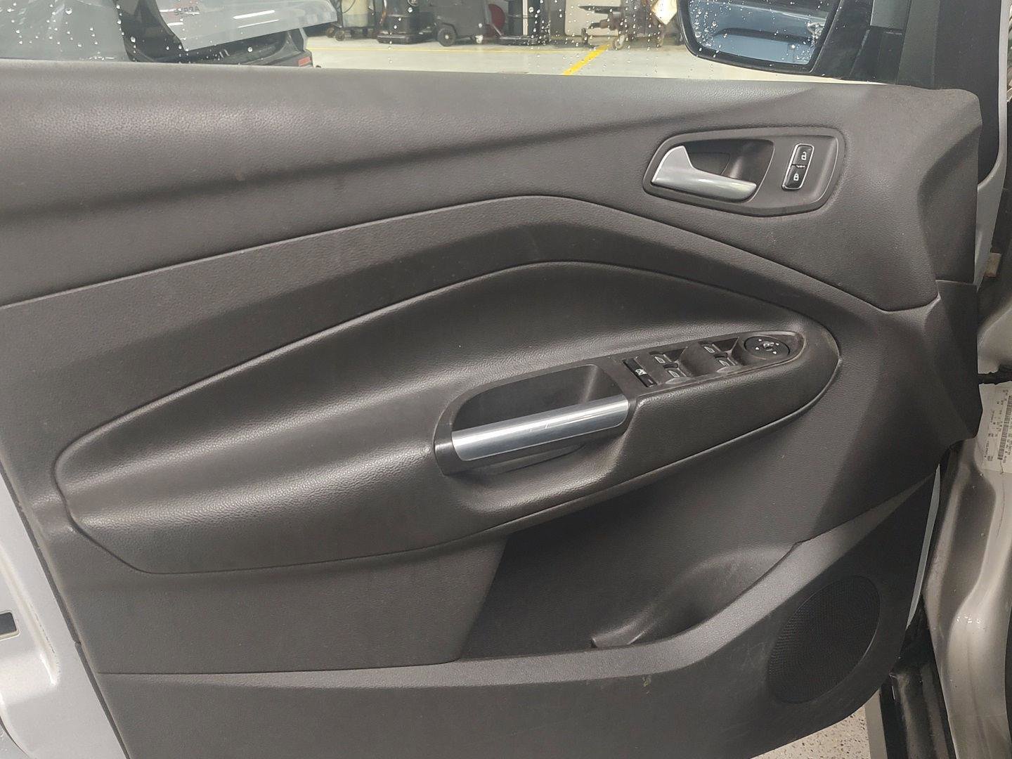 Used 2013 Ford C-MAX SE FWD image 14