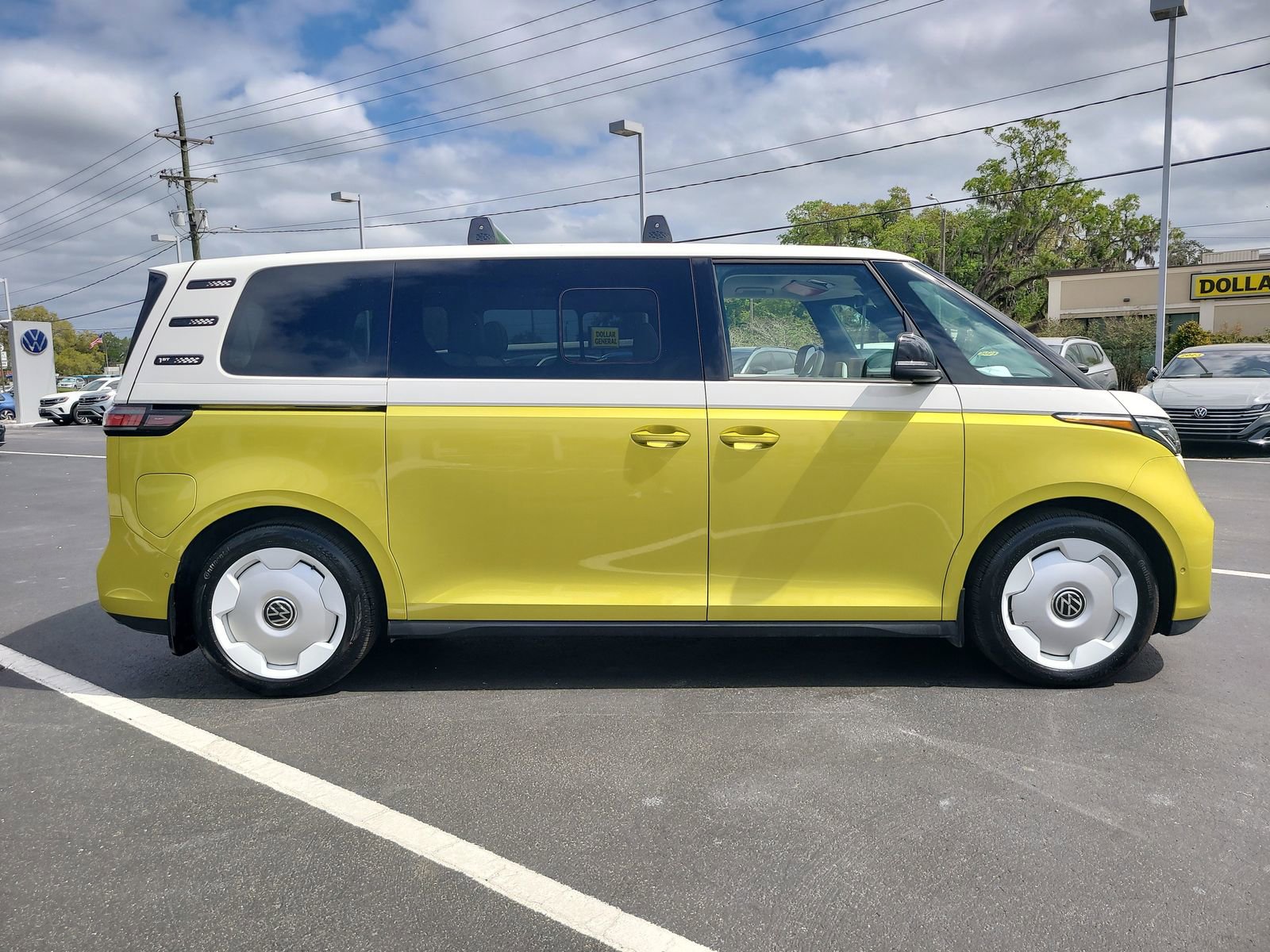 Certified 2025 Volkswagen ID. Buzz 1st Edition image 5