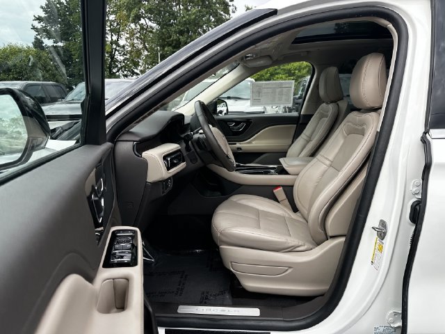 Certified 2023 Lincoln Aviator Grand Touring w/ Equipment Group 301A AWD/4WD image 19