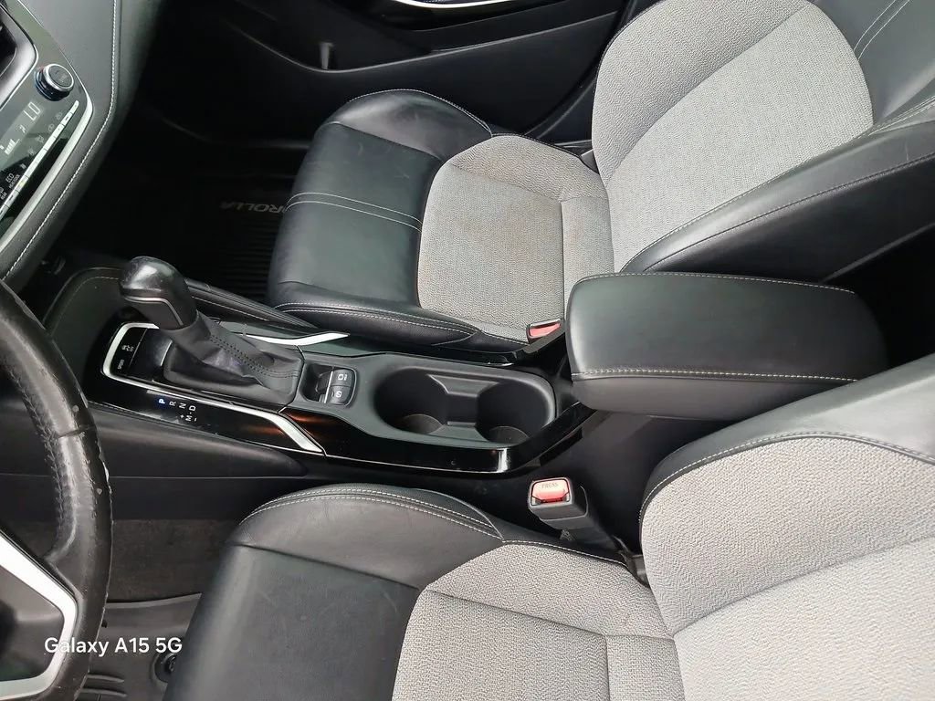 Used 2020 Toyota Corolla XSE image 10