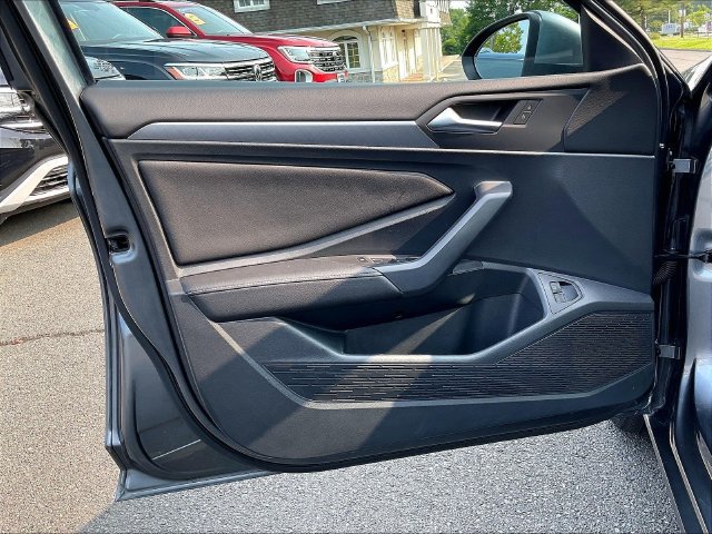 Certified 2022 Volkswagen Jetta SE FWD image 27