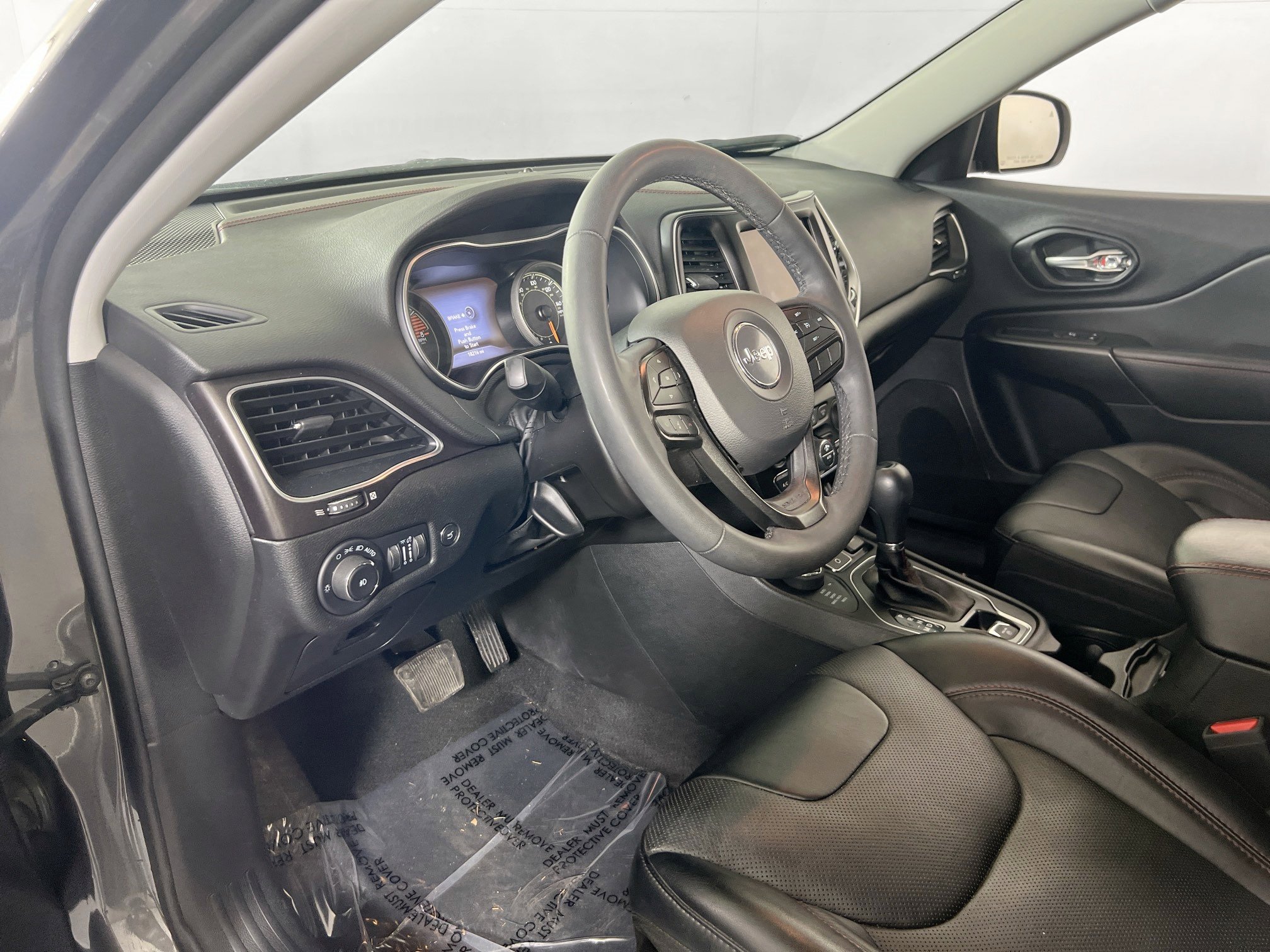 Used 2022 Jeep Cherokee Trailhawk w/ Premium Leather Package image 9